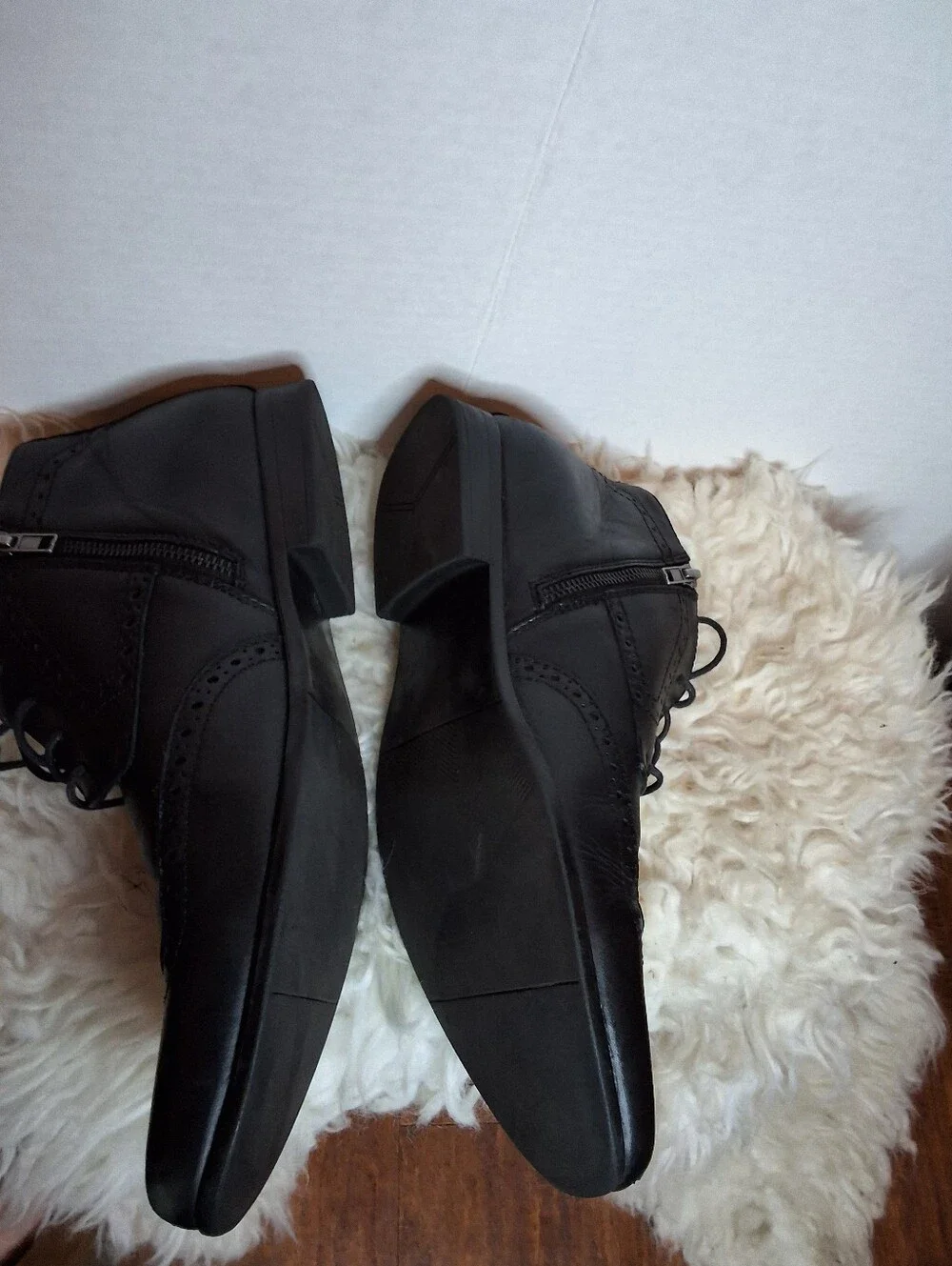 GUESS Men’s 8.5 Black Leather Wingtip Brogue Ankle Boots Lace Up9 Zip